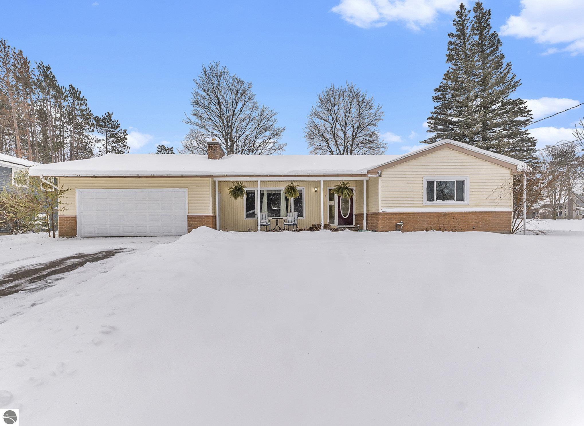 Kingsley, Michigan 49649, United States, 4 Bedrooms Bedrooms, ,3 BathroomsBathrooms,Residential,Active,27582