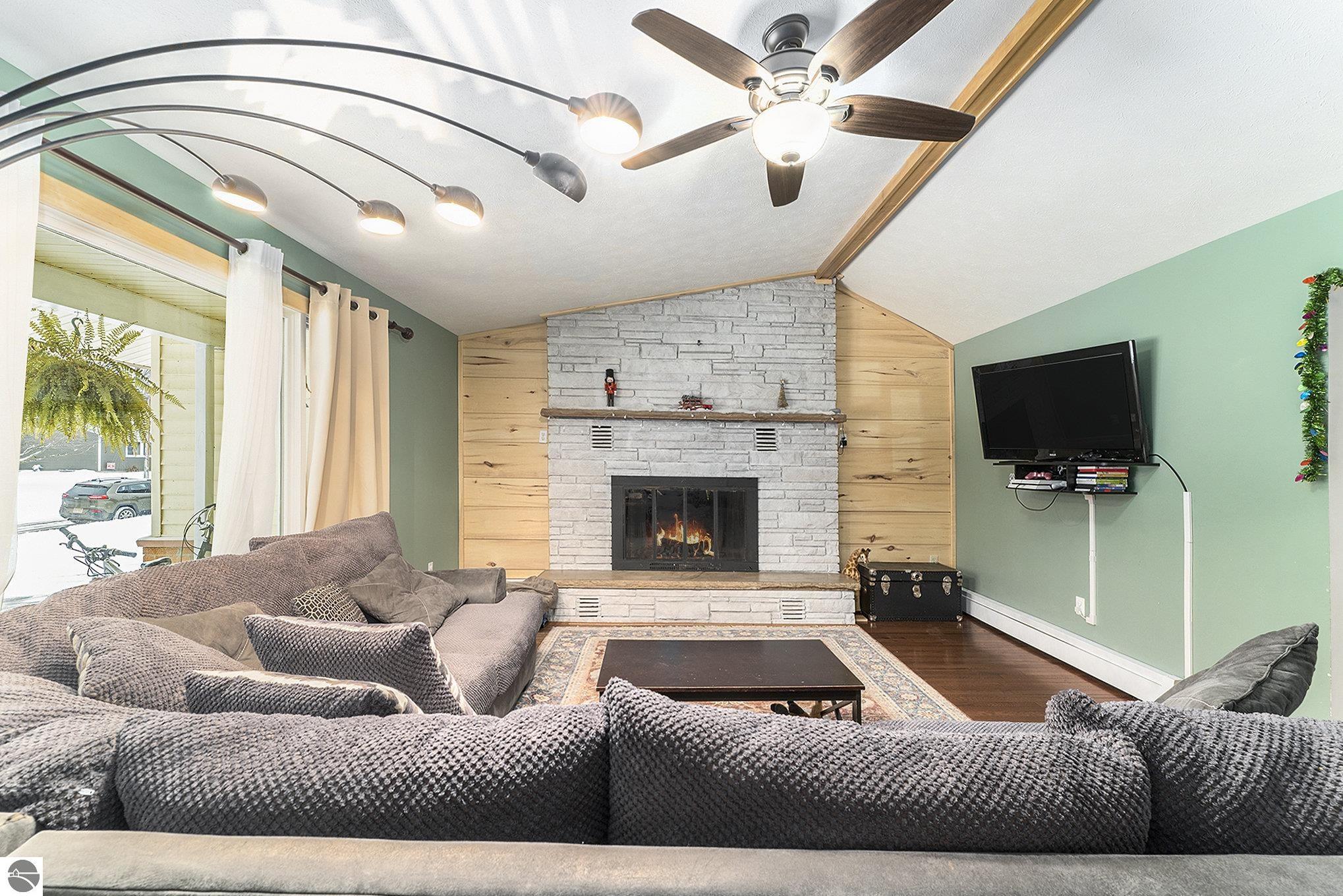 Kingsley, Michigan 49649, United States, 4 Bedrooms Bedrooms, ,3 BathroomsBathrooms,Residential,Active,27582