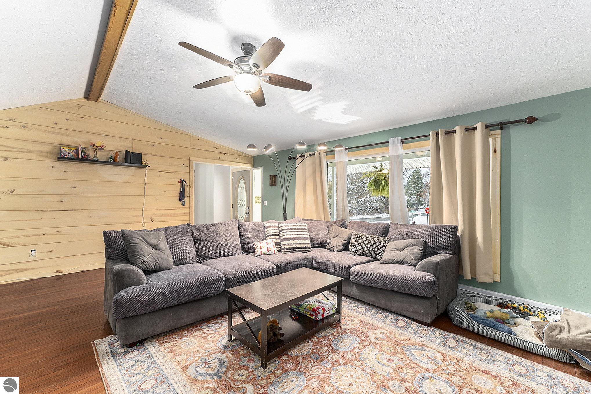 Kingsley, Michigan 49649, United States, 4 Bedrooms Bedrooms, ,3 BathroomsBathrooms,Residential,Active,27582