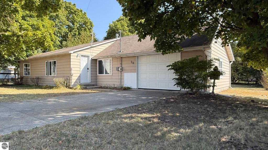 Photo of 113 Livingston Street, Mt Pleasant, MI 48858 (MLS # 1938696)