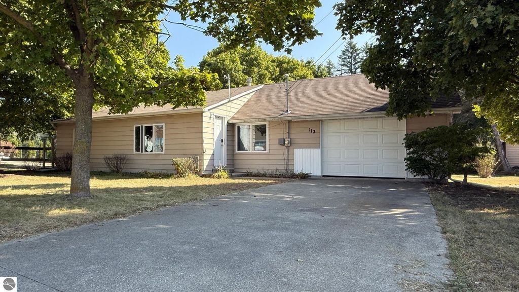 Photo of 113 Livingston Street, Mt Pleasant, MI 48858 (MLS # 1938696)