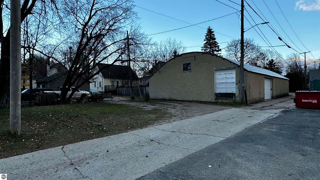 Photo of 1155 E Nelson Street, Cadillac, MI 49601 (MLS # 1929588)