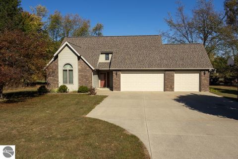 Photo of 296 Coachman Drive, Mt Pleasant, MI 48858 (MLS # 1939379)