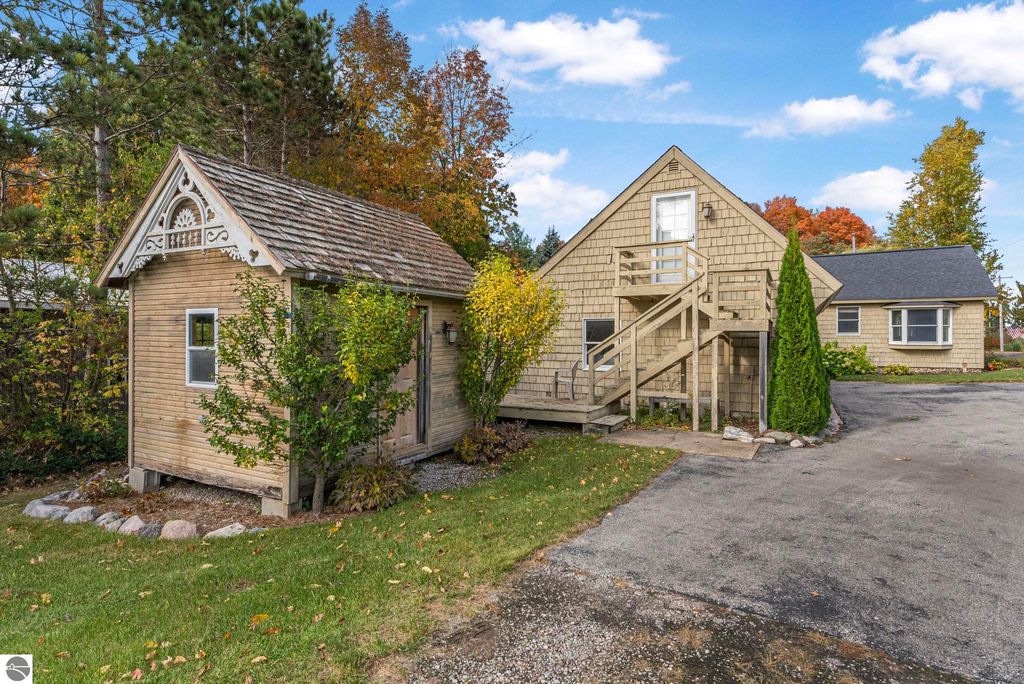 Photo of 6211 N Manitou Trail, Northport, MI 49670 (MLS # 1939912)