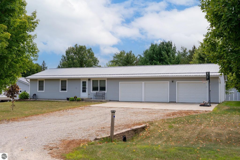 Photo of 1004 Bishop Lane, Lake Isabella, MI 48893 (MLS # 1937962)