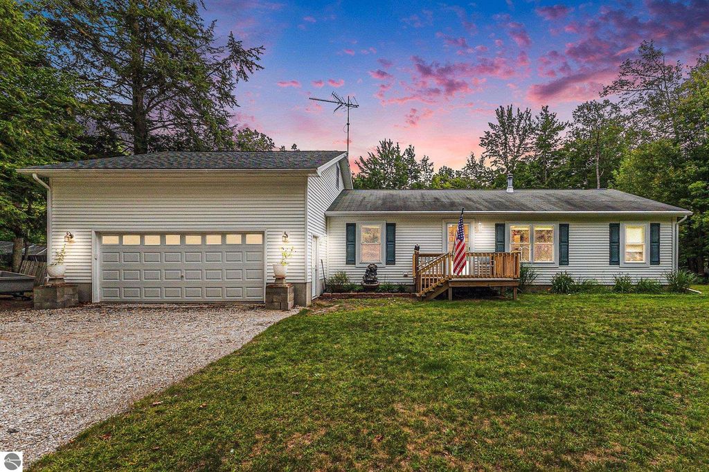 Photo of 6551 W Sugar Grove, Ludington, MI 49431 (MLS # 1938425)