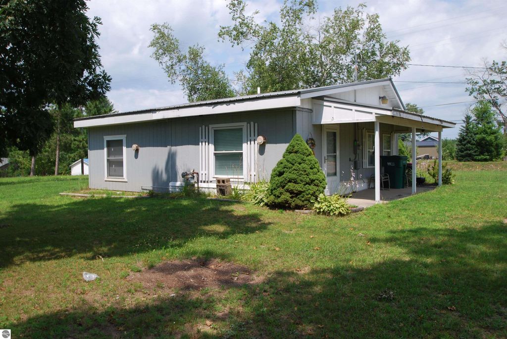 Photo of 2590 E Greenwood, Prescott, MI 48756 (MLS # 1937020)