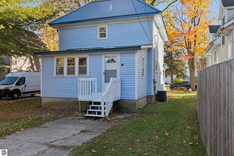 Tiny photo for 117 E Wright Avenue, Shepherd, MI 48883 (MLS # 1940141)