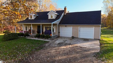 Photo of 3805 S Chippewa Road, Mt Pleasant, MI 48858 (MLS # 1939858)