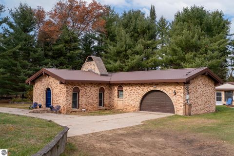 Tiny photo for 10279 N Finley Lake Avenue, Harrison, MI 48625 (MLS # 1940356)