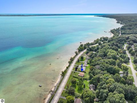 Photo of 8012 S West Bayshore Drive, Traverse City, MI 49684 (MLS # 1938532)