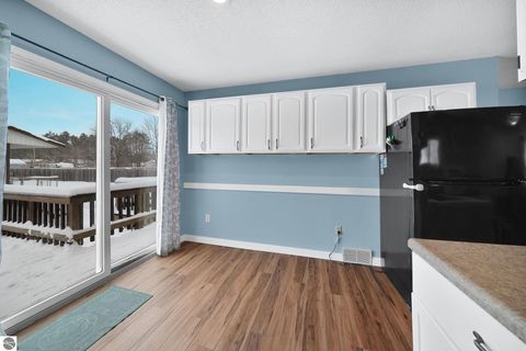 Tiny photo for 439 Colfax Street, Cadillac, MI 49601 (MLS # 1941108)