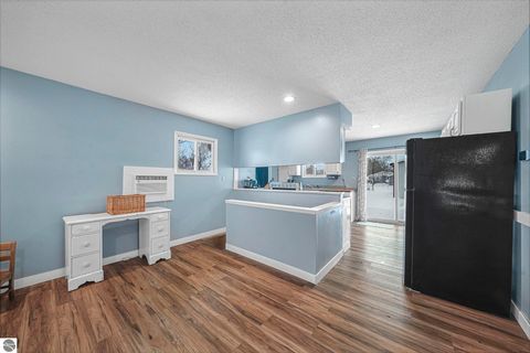 Tiny photo for 439 Colfax Street, Cadillac, MI 49601 (MLS # 1941108)