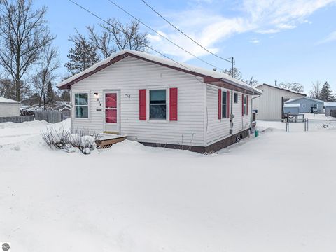 Tiny photo for 439 Colfax Street, Cadillac, MI 49601 (MLS # 1941108)