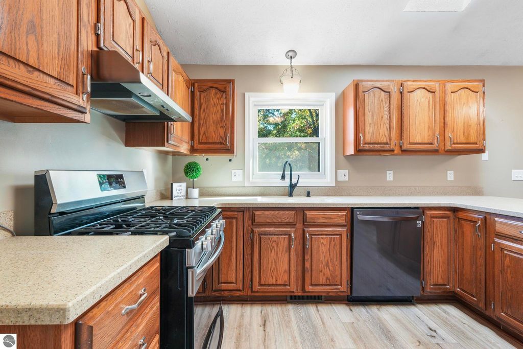 Photo of 4430 Weatherby Lane, Traverse City, MI 49685 (MLS # 1939870)