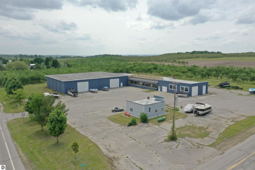 Photo of 16961 Center Road, Traverse City, MI 49686 (MLS # 1934979)