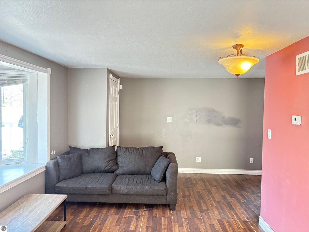 Photo of 1109 W Pickard Street, Mt Pleasant, MI 48858 (MLS # 1938934)