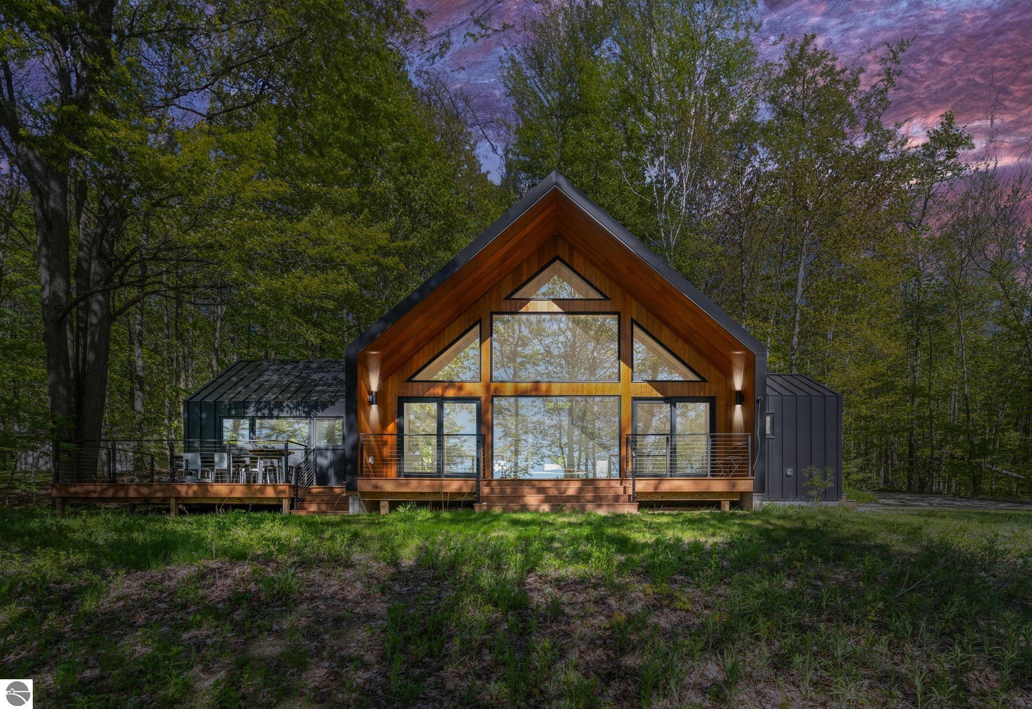 East Jordan, Michigan 49727, United States, 3 Bedrooms Bedrooms, ,2 BathroomsBathrooms,Residential,Active,139562