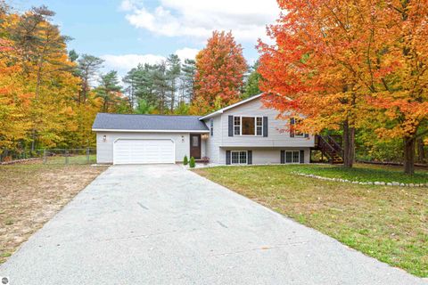 Tiny photo for 3188 Nimrod Road, Traverse City, MI 49685 (MLS # 1939814)
