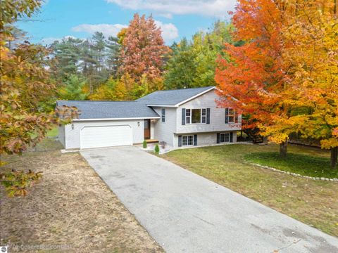 Tiny photo for 3188 Nimrod Road, Traverse City, MI 49685 (MLS # 1939814)