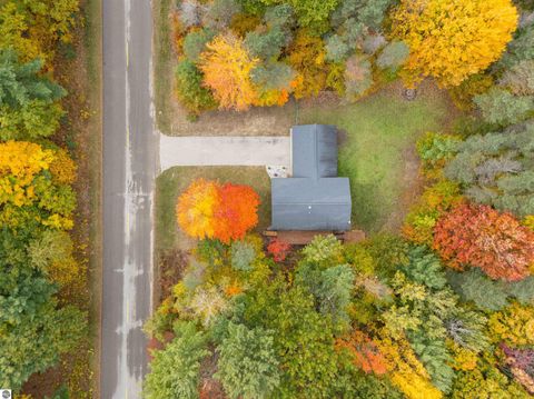 Tiny photo for 3188 Nimrod Road, Traverse City, MI 49685 (MLS # 1939814)