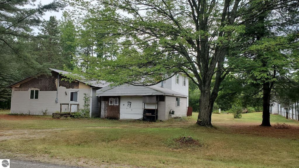 Photo of 9185 S Cook Avenue, Lake, MI 48632 (MLS # 1937468)