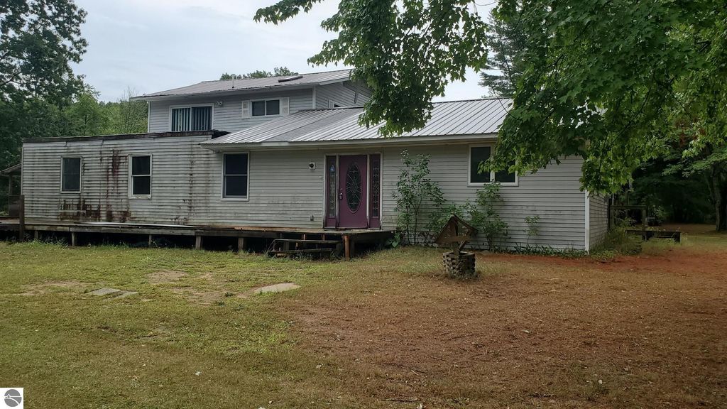 Photo of 9185 S Cook Avenue, Lake, MI 48632 (MLS # 1937468)