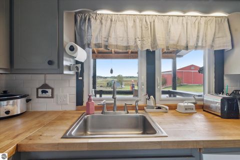 Tiny photo for 3515 N Bliss Road, Alma, MI 48801 (MLS # 1939469)