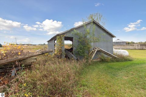 Tiny photo for 3515 N Bliss Road, Alma, MI 48801 (MLS # 1939469)