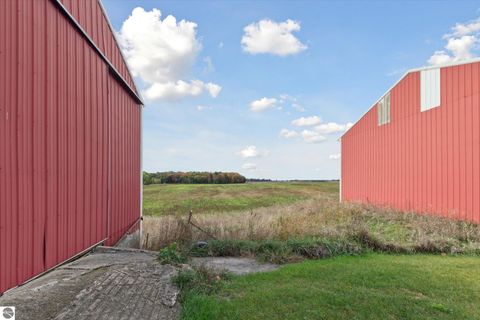 Tiny photo for 3515 N Bliss Road, Alma, MI 48801 (MLS # 1939469)