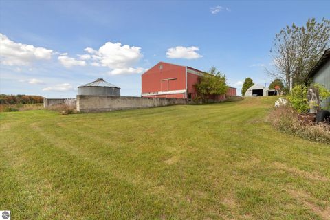 Tiny photo for 3515 N Bliss Road, Alma, MI 48801 (MLS # 1939469)