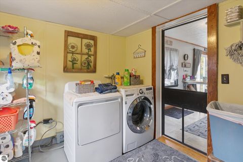 Tiny photo for 3515 N Bliss Road, Alma, MI 48801 (MLS # 1939469)