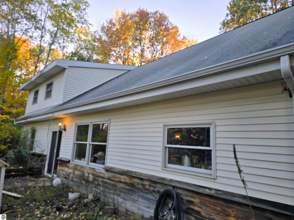 Photo of 5401 N 23 Road, Mesick, MI 49668 (MLS # 1939967)