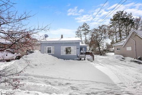 Tiny photo for 907 Chestnut Street, Cadillac, MI 49601 (MLS # 1940932)