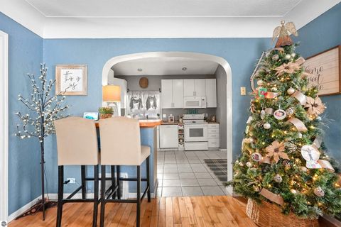 Tiny photo for 907 Chestnut Street, Cadillac, MI 49601 (MLS # 1940932)