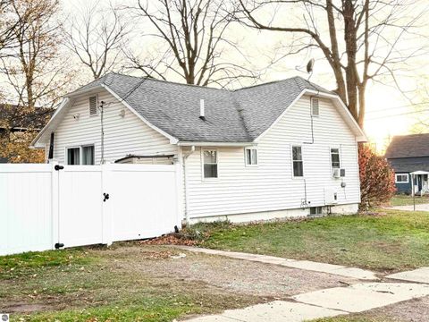 Tiny photo for 130 N Chippewa Street, Shepherd, MI 48883 (MLS # 1940568)