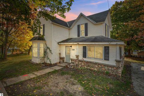 Photo of 226 S Gladwin Street, Lake City, MI 49651 (MLS # 1940174)