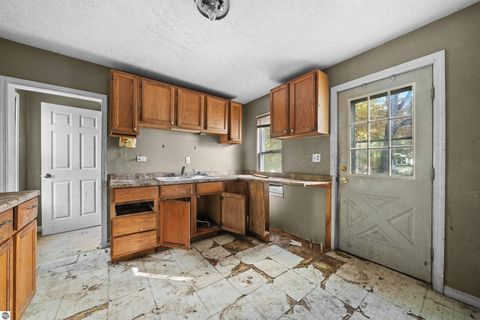 Tiny photo for 226 S Gladwin Street, Lake City, MI 49651 (MLS # 1940174)