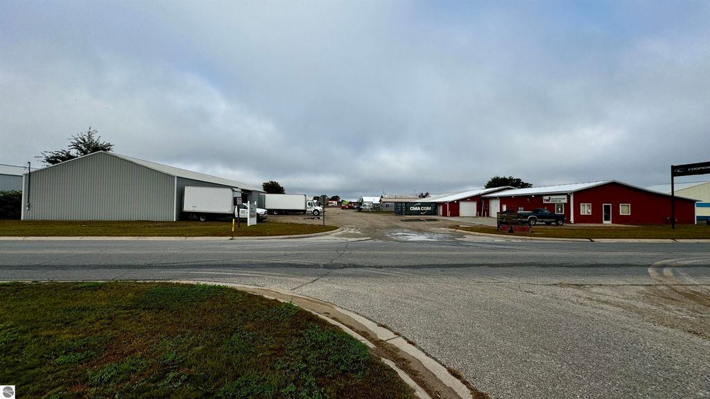 Photo of 291 Hanthorn Street, Cadillac, MI 49601 (MLS # 1927476)