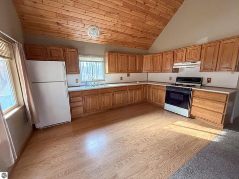 Tiny photo for 3610 Tower Hill Road, Houghton Lake, MI 48629 (MLS # 1940409)