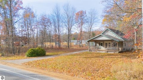Tiny photo for 3610 Tower Hill Road, Houghton Lake, MI 48629 (MLS # 1940409)