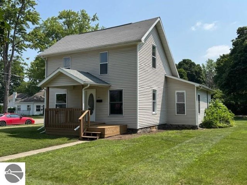 Photo of 201 S Fancher Avenue, Mt Pleasant, MI 48858 (MLS # 1936301)