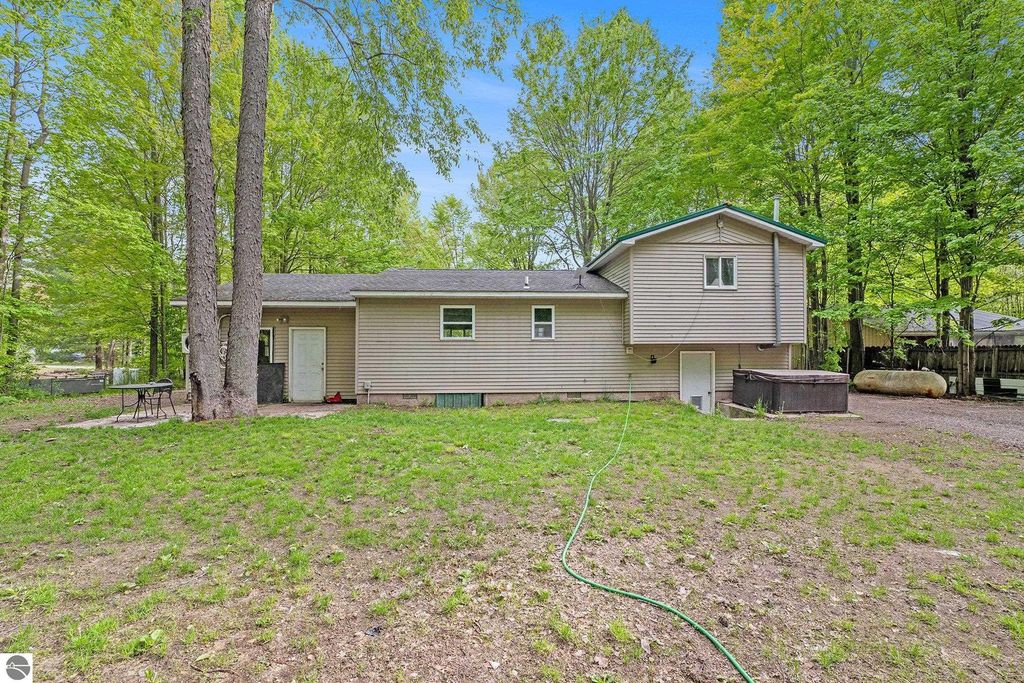 Photo of 4891 Fell Drive, Marion, MI 49665 (MLS # 1931308)