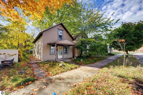 Tiny photo for 617 Second Street, Traverse City, MI 49684 (MLS # 1939906)