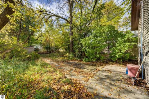 Tiny photo for 617 Second Street, Traverse City, MI 49684 (MLS # 1939906)