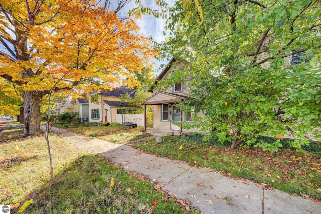 Photo of 617 Second Street, Traverse City, MI 49684 (MLS # 1939906)