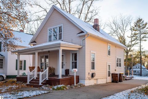 Photo of 224 Rockingham Avenue, Alma, MI 48801 (MLS # 1940454)