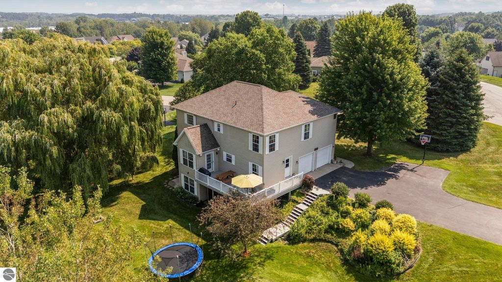 Photo of 3934 Hidden Creek, Traverse City, MI 49684 (MLS # 1940304)