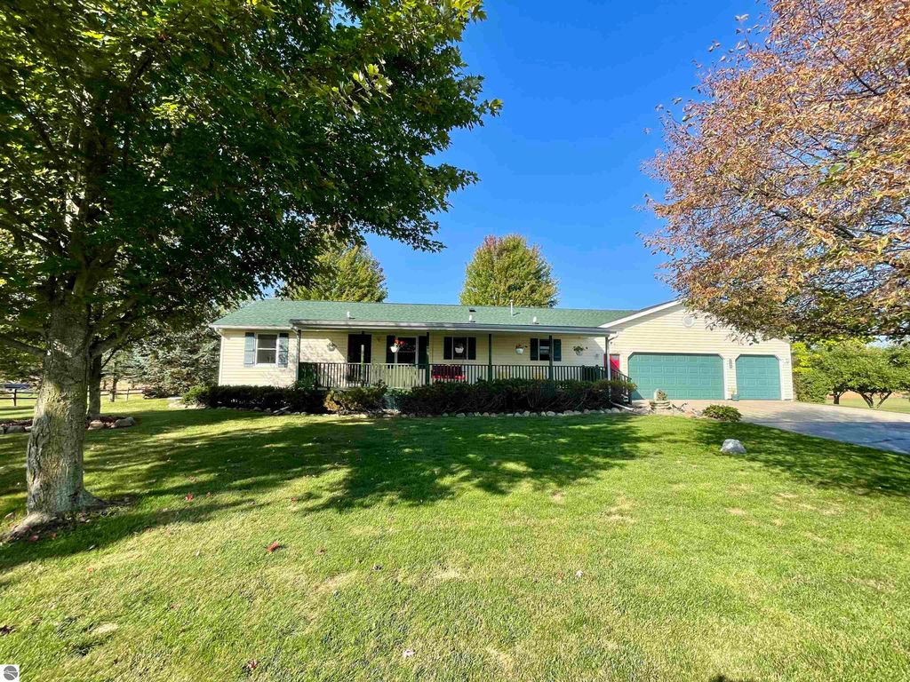 Photo of 1164 Meridian Road, Mt Pleasant, MI 48858 (MLS # 1939053)