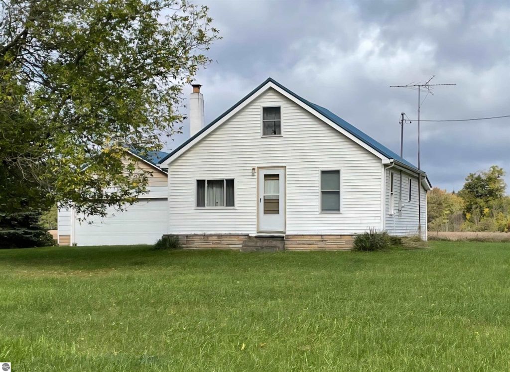 Photo of 5825 E Dyer Road, Prescott, MI 48766 (MLS # 1939054)